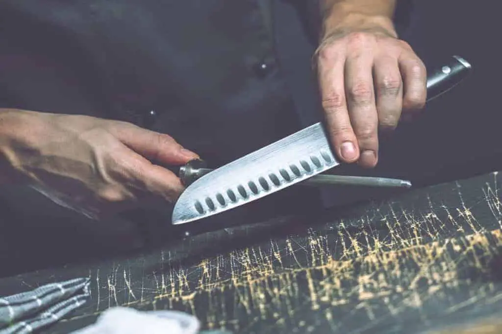 How to Sharpen a Carving Knife - thebestmeatslicers.com
